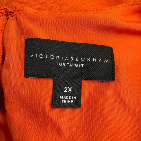 Scalloped edge sleeveless shirt - Picture 2 of 6